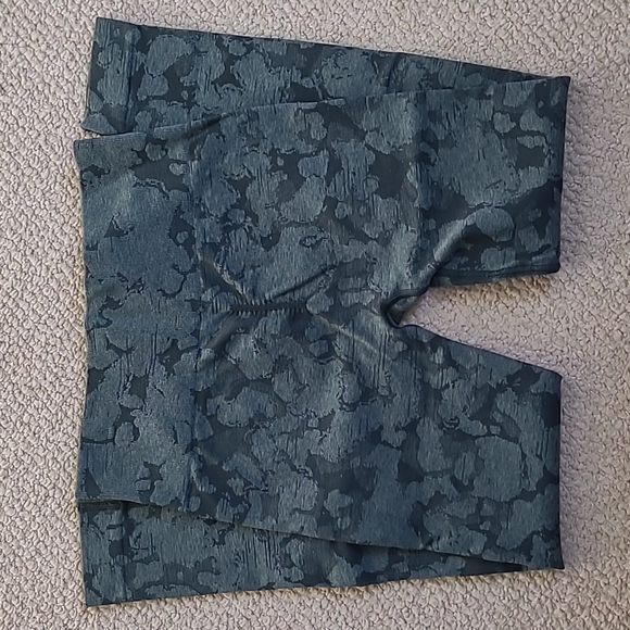 Gymshark Camo Leggings - Picture 4 of 4